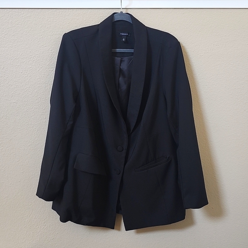 ***TORRID black blazer size 2